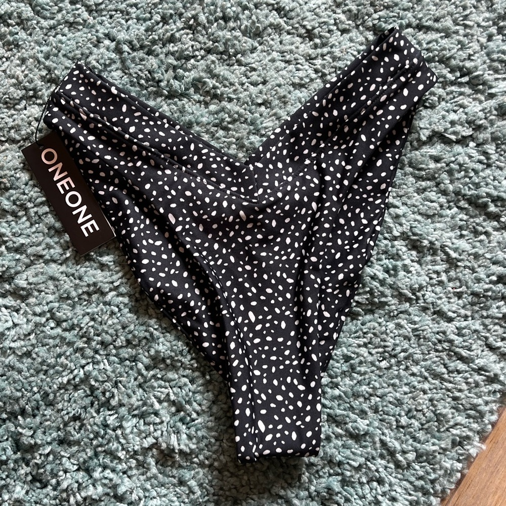 NWT - ONEONE swimwear bottoms